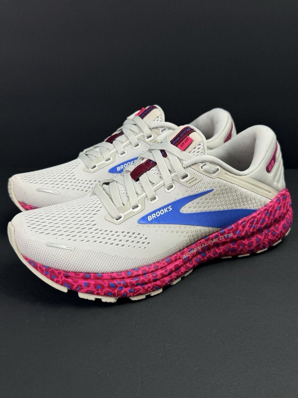 Brooks Adrenaline 22 GTS Women’s 7,5 White Brilliant Leopard Running Shoes